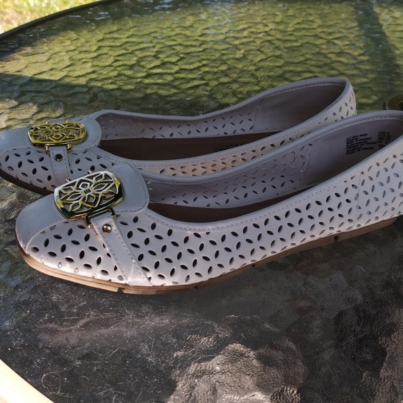Christian Siriano for Payless white perforated flats size 8 - Picture 8 of 8